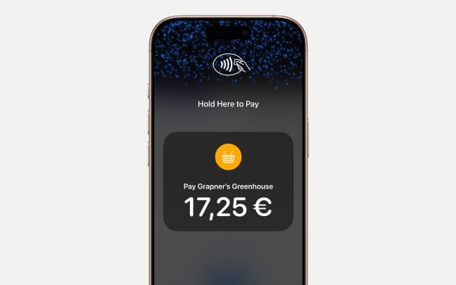 Displej iPhonu s aplikací GP tom a výzvou k bezkontaktní platbě